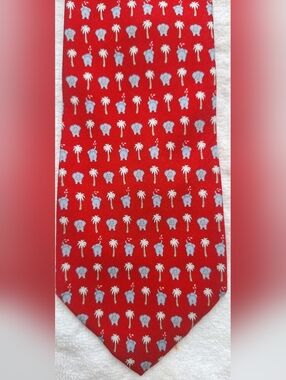 Battistoni silk tie, made in Italy. 61 inch with an elephant and palm tree Soft